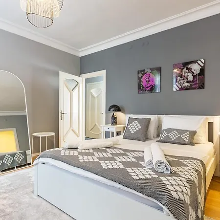 Spacious On Bagdat Street Kadikoy شقة *