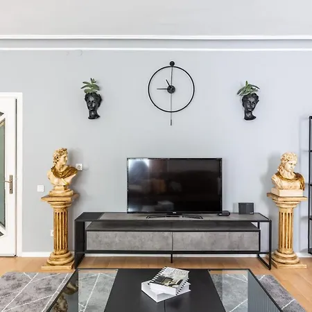 Spacious On Bagdat Street Kadikoy Istanbul